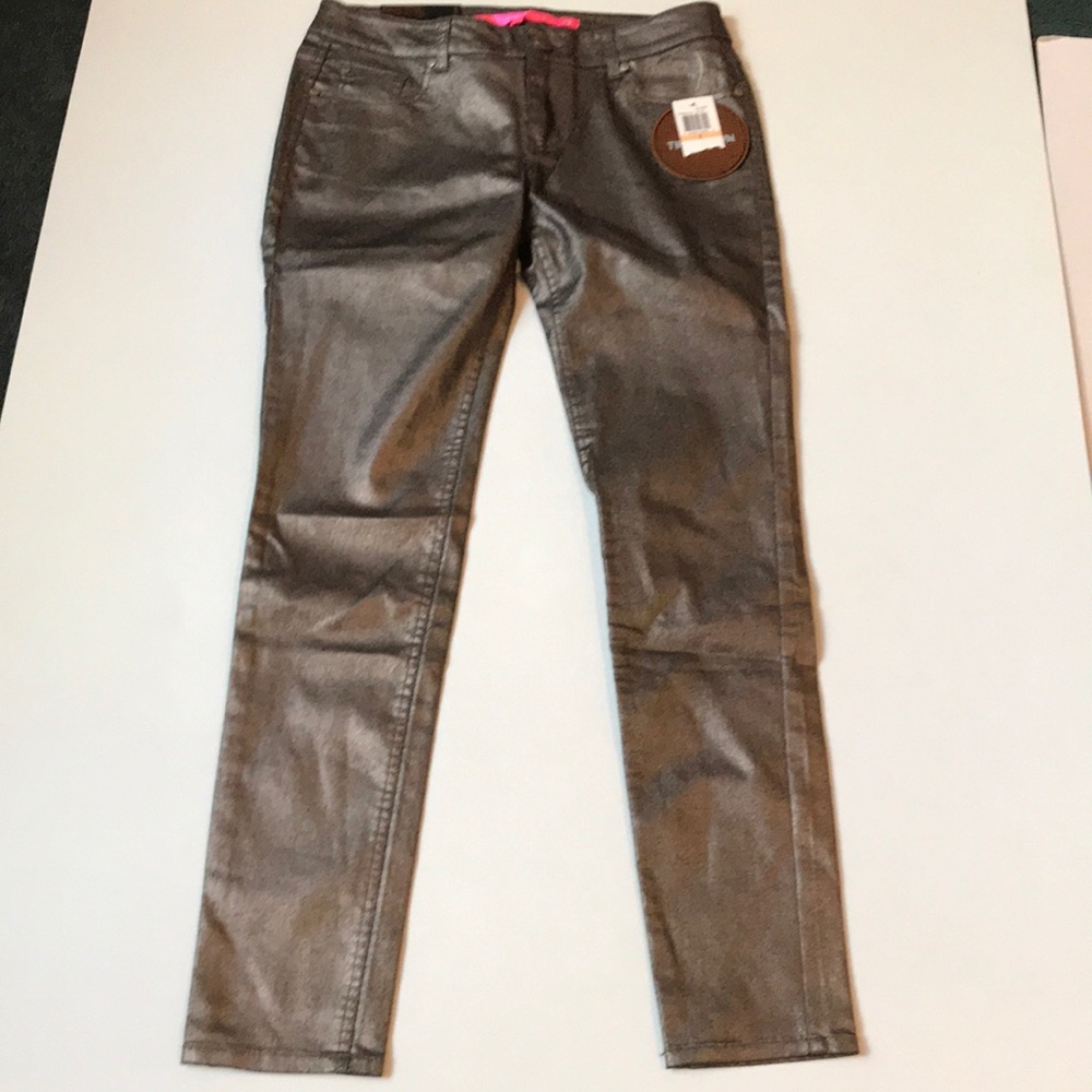 New size 7 tinseltown metallic silver and gold jeans